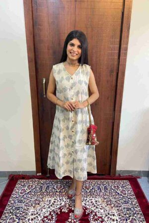 Ekkat Pure cotton dress Black and offwhite